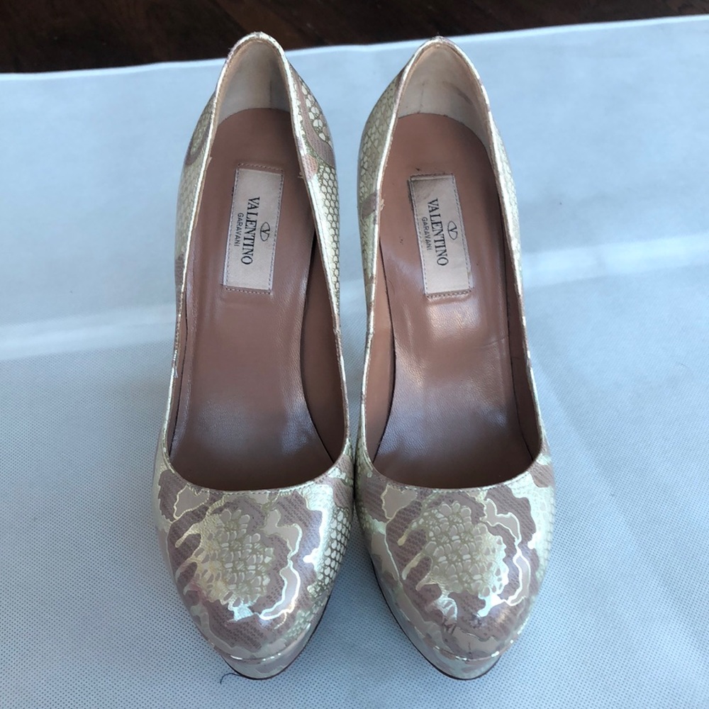Valentino gold and blush platform pumps Size 37 - Picture 3 of 8
